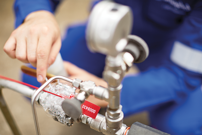 Field_Engineer_leckage2_673x449